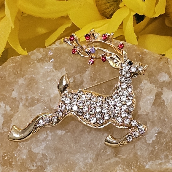 Sparkling Rhinestones / Crystals Deer Brooch - Picture 3 of 4